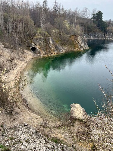 5. Piechcin Turkusowe jezioro w starym kamieniołomie