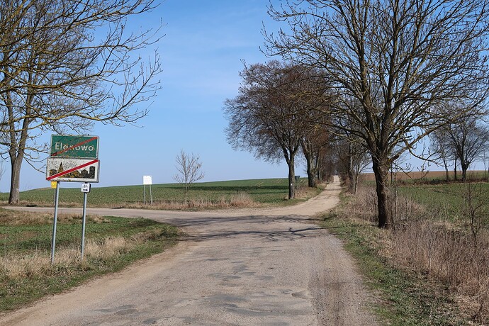 Początek kolejnego odcinka szutrowego, Elgnowo - Stare Miasto - Krajewo
