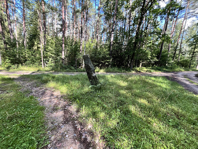 15 km - Historyczny kamień graniczny.HEIC