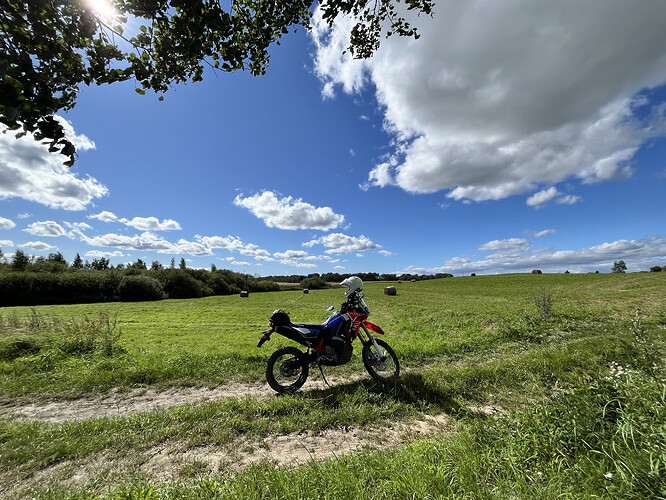 34 km - zdjęcie przy kapliczce.HEIC